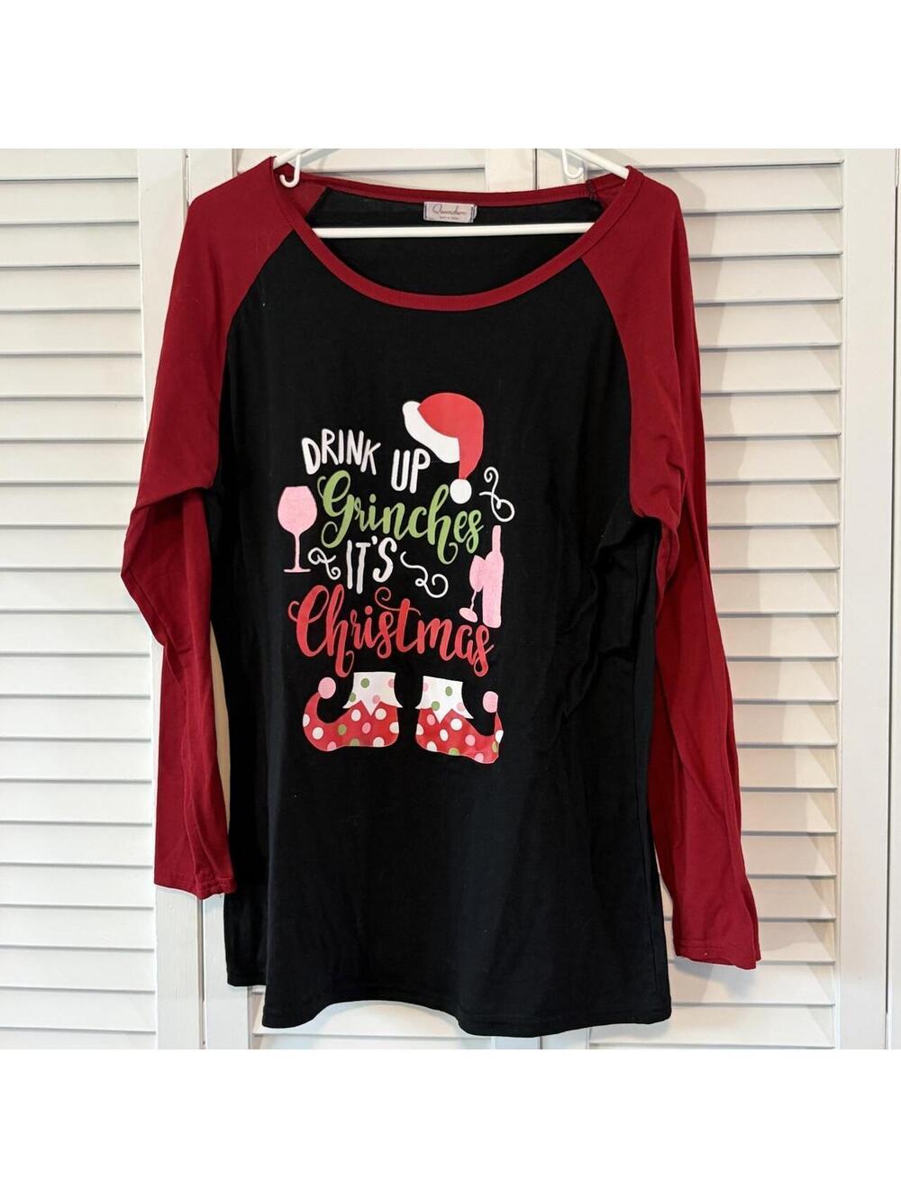 Women's Black and Multi Christmas Grinch Tshirt